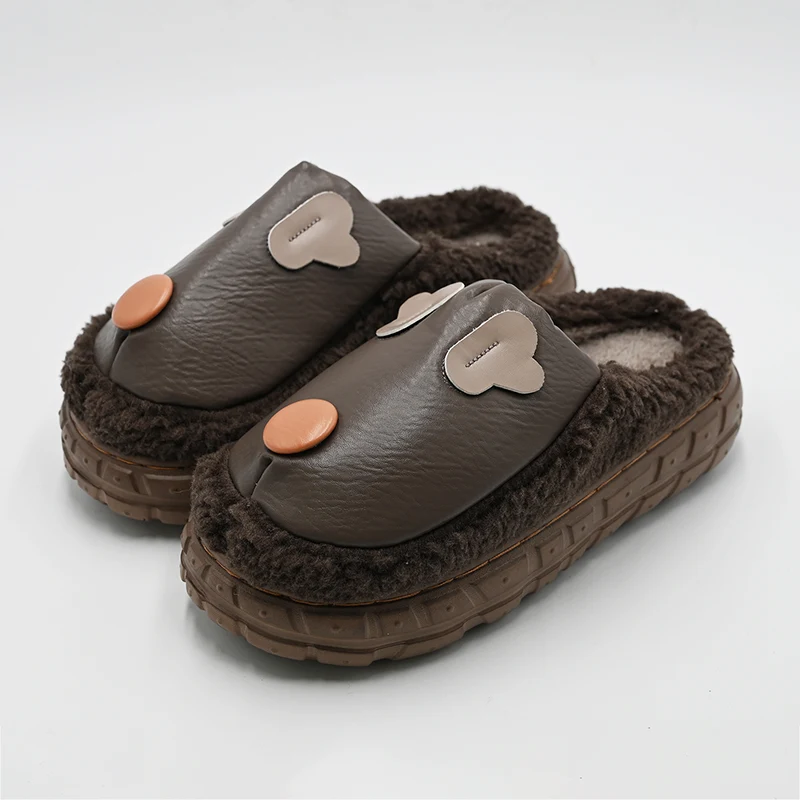 Maliit na halimaw na tsinelas
